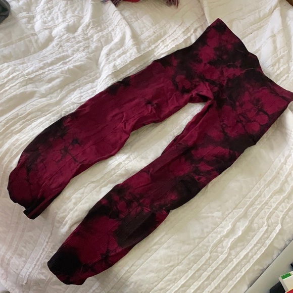 lululemon athletica Pants - Lululemon red maroon black tiedye leggings